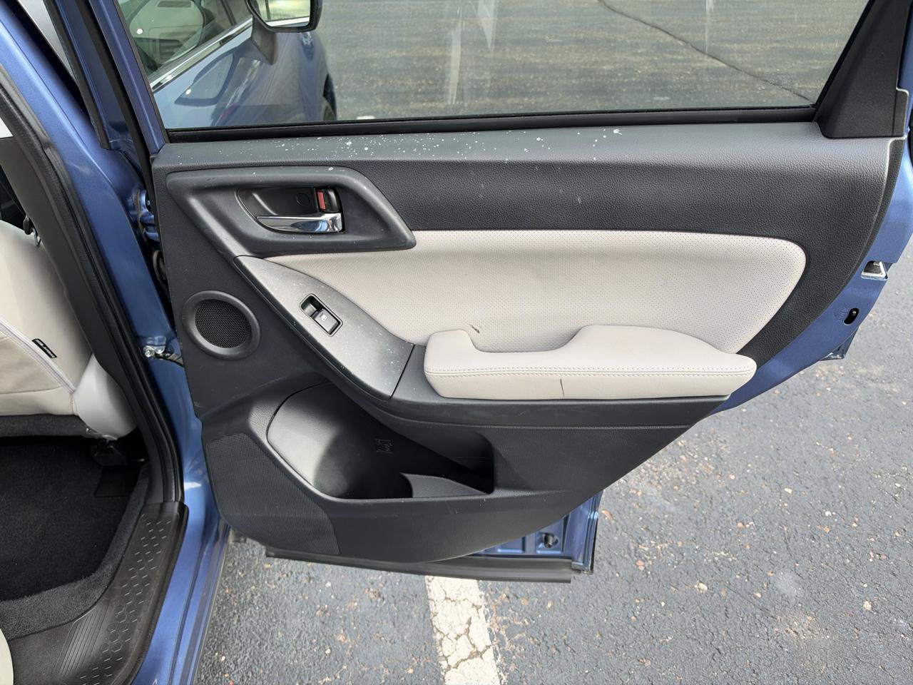 Used 2015 Subaru Forester 2.5i Limited AWD/4WD image 31