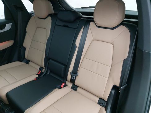 New 2026 Porsche Cayenne image 16