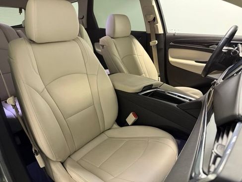 Used 2023 Buick Enclave Essence FWD image 31
