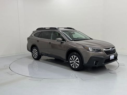 Certified 2022 Subaru Outback Premium image 8