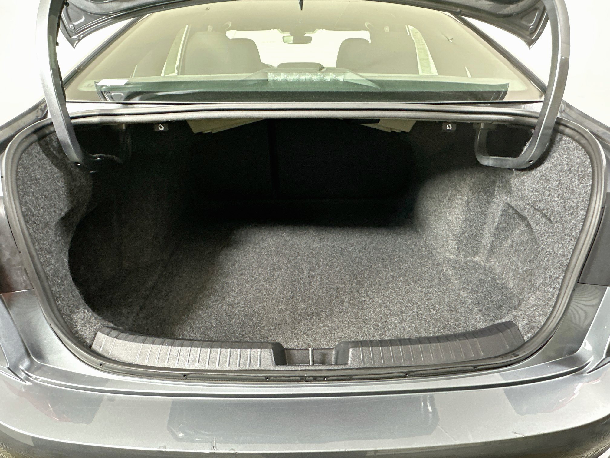 Used 2025 Volkswagen Jetta Sport FWD image 29