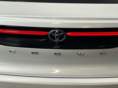 Used 2024 Toyota Crown Limited w/ Carpet Mat Package (TMS) image 14