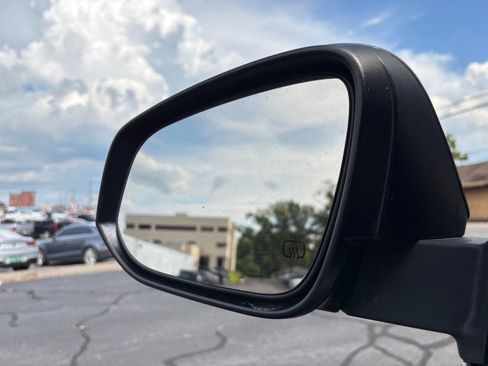 Used 2014 Toyota Highlander XLE FWD image 13