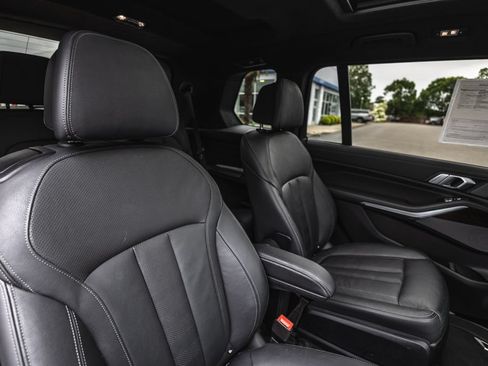 Used 2021 BMW X7 M50i w/ Executive Package AWD/4WD image 39