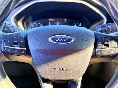 Used 2021 Ford Escape SE FWD image 15