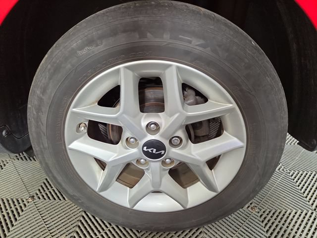 Certified 2023 Kia Soul LX w/ LX Technology Package FWD image 10