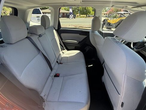 Used 2016 Subaru Forester 2.5i Premium w/ Popular Package #2 AWD/4WD image 6