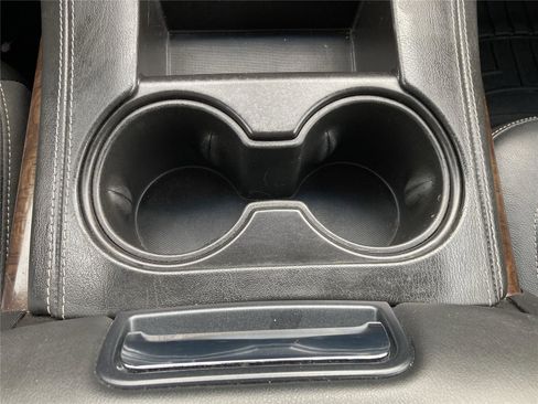 Used 2019 Chevrolet Tahoe LT image 16