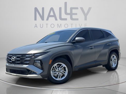 Certified 2025 Hyundai Tucson SE FWD image 1