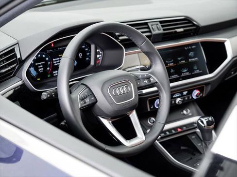 Certified 2025 Audi Q3 2.0T Premium Plus w/ Premium Plus Package image 9