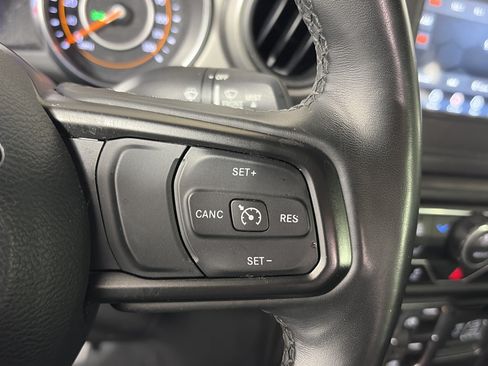 Used 2022 Jeep Wrangler Unlimited Sport AWD/4WD image 33