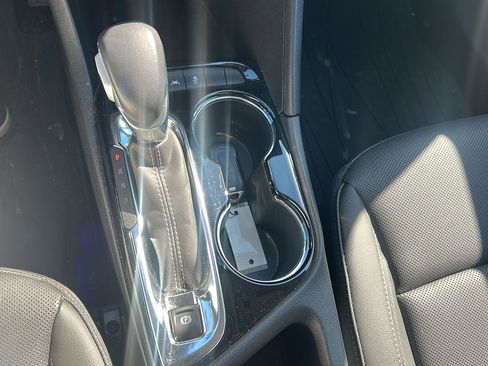 Used 2024 Buick Encore GX Sport Touring image 16