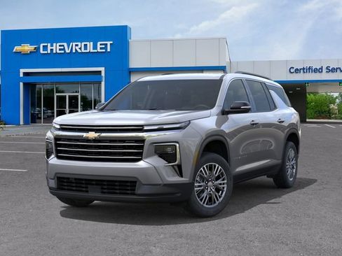 New 2026 Chevrolet Traverse LT w/ Driver Confidence Package FWD image 6