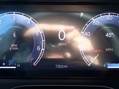 Certified 2023 Jeep Grand Cherokee Laredo image 25