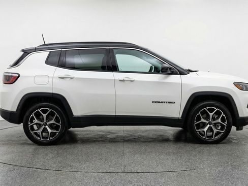 Used 2025 Jeep Compass Limited AWD/4WD image 11