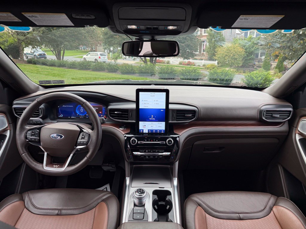 Certified 2023 Ford Explorer King Ranch w/ Technology Package AWD/4WD image 15