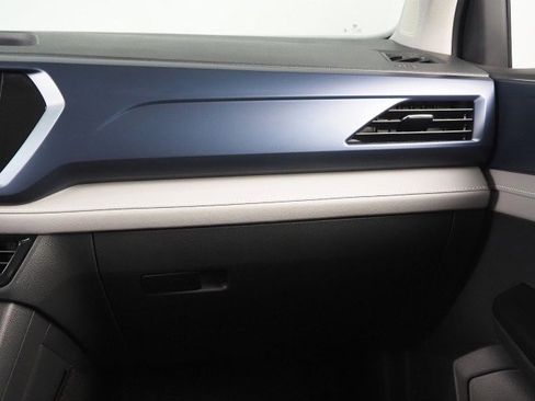 Used 2024 Volkswagen Taos SE image 31