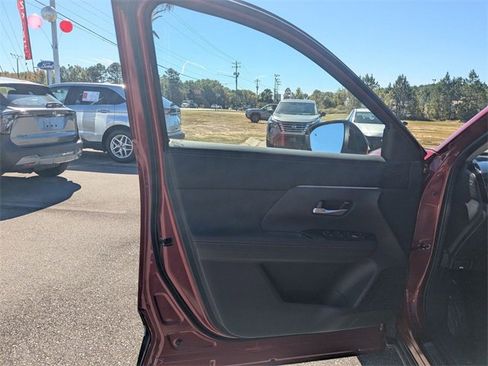 New 2026 Nissan Kicks SR w/ Illumination Package image 11