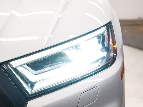 Used 2020 Audi Q5 e Prestige w/ Prestige Package image 7