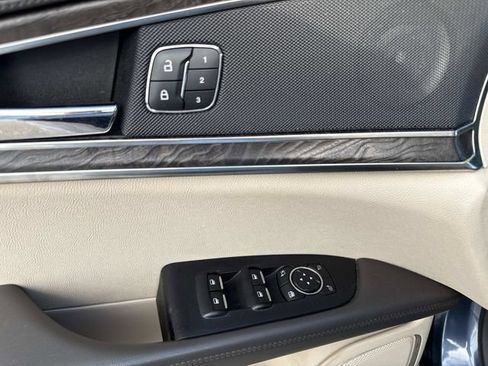 Used 2019 Lincoln Nautilus Select FWD image 18