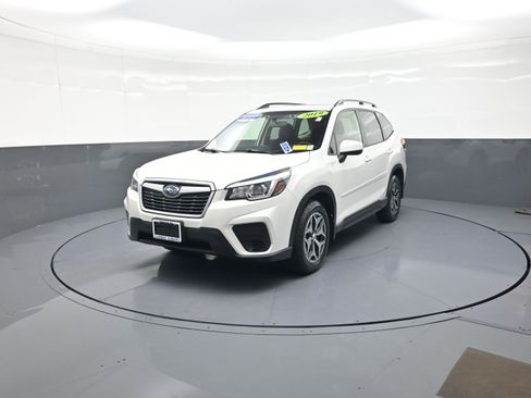 Used 2019 Subaru Forester Premium w/ All-Weather Package AWD/4WD image 7