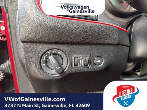 Used 2019 Dodge Challenger GT RWD image 27
