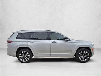 Used 2022 Jeep Grand Cherokee L Overland w/ Luxury Tech Group IV AWD/4WD video 4