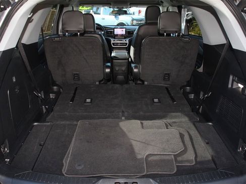 Certified 2022 Ford Explorer XLT w/ Equipment Group 202A image 24