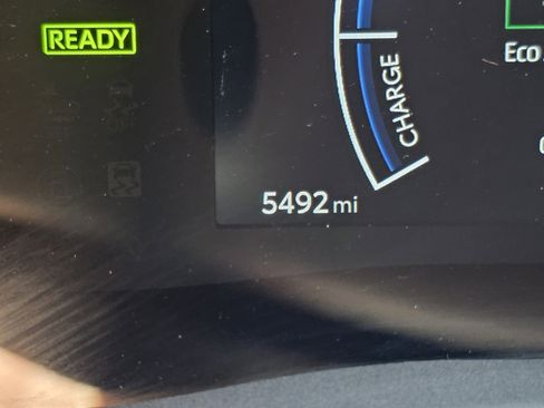 Used 2025 Toyota Camry SE w/ Convenience Package image 28