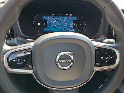Certified 2024 Volvo XC60 B5 Plus w/ Protection Package Premier AWD/4WD image 21