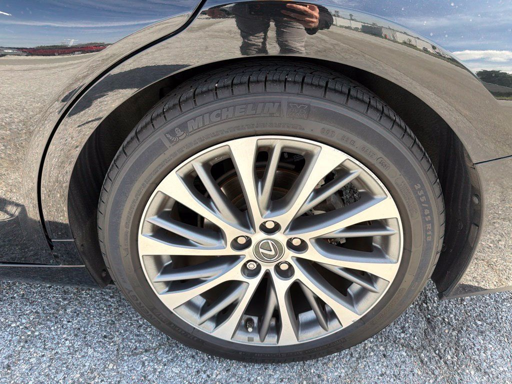 Used 2020 Lexus ES 350 w/ Premium Package FWD image 14