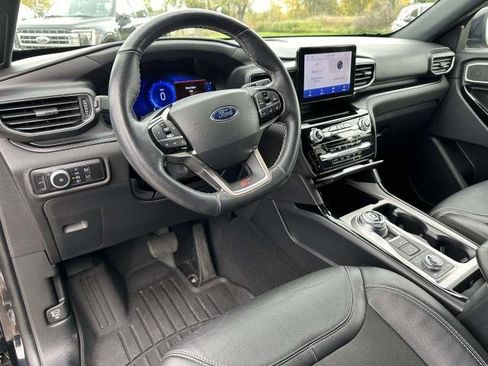 Used 2023 Ford Explorer ST image 8
