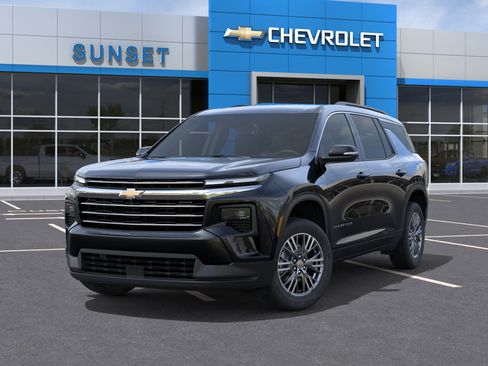 New 2026 Chevrolet Traverse LT w/ Driver Confidence Package FWD image 6