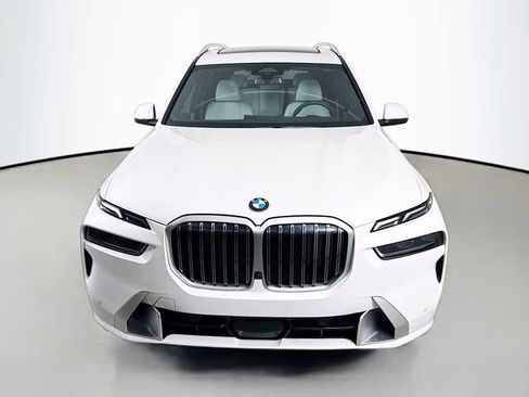 Used 2024 BMW X7 xDrive40i w/ Parking Assistance Package image 2