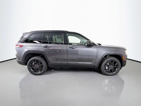 New 2025 Jeep Grand Cherokee Limited image 8