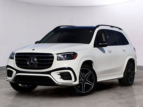 Used 2024 Mercedes-Benz GLS 450 4MATIC image 1