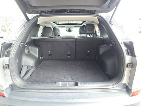 Used 2019 Jeep Cherokee Limited image 36