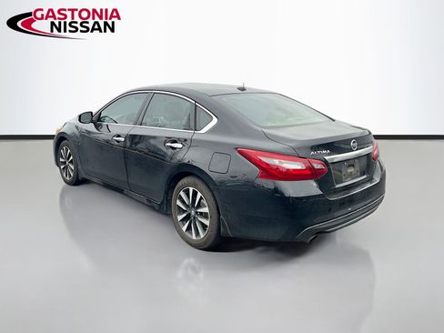 Used 2018 Nissan Altima 2.5 SV w/ 2.5 SV Technology Package image 6
