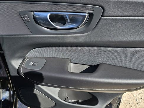 Certified 2022 Volvo XC60 B6 R-Design w/ Climate Package image 11