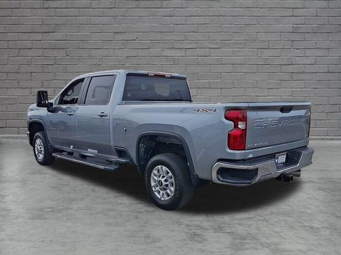 Used 2025 Chevrolet Silverado 2500 LT w/ Convenience Package AWD/4WD image 8