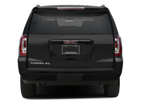 Used 2017 GMC Yukon XL SLT w/ Open Road Package image 5