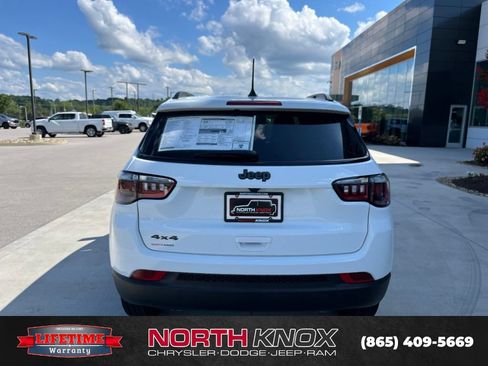 New 2026 Jeep Compass Latitude AWD/4WD image 18