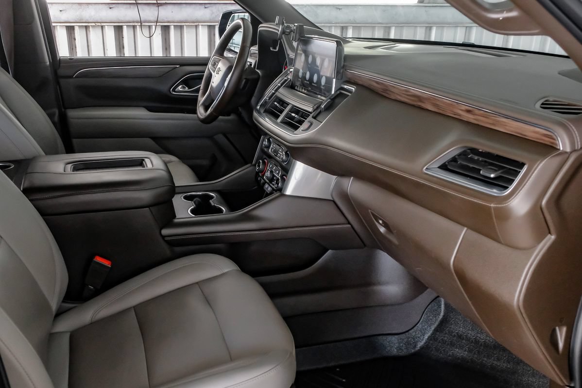 Used 2021 Chevrolet Suburban Z71 w/ Z71 Off-Road Package AWD/4WD image 12