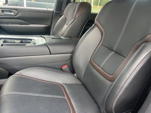 Used 2025 Nissan Armada SL image 8