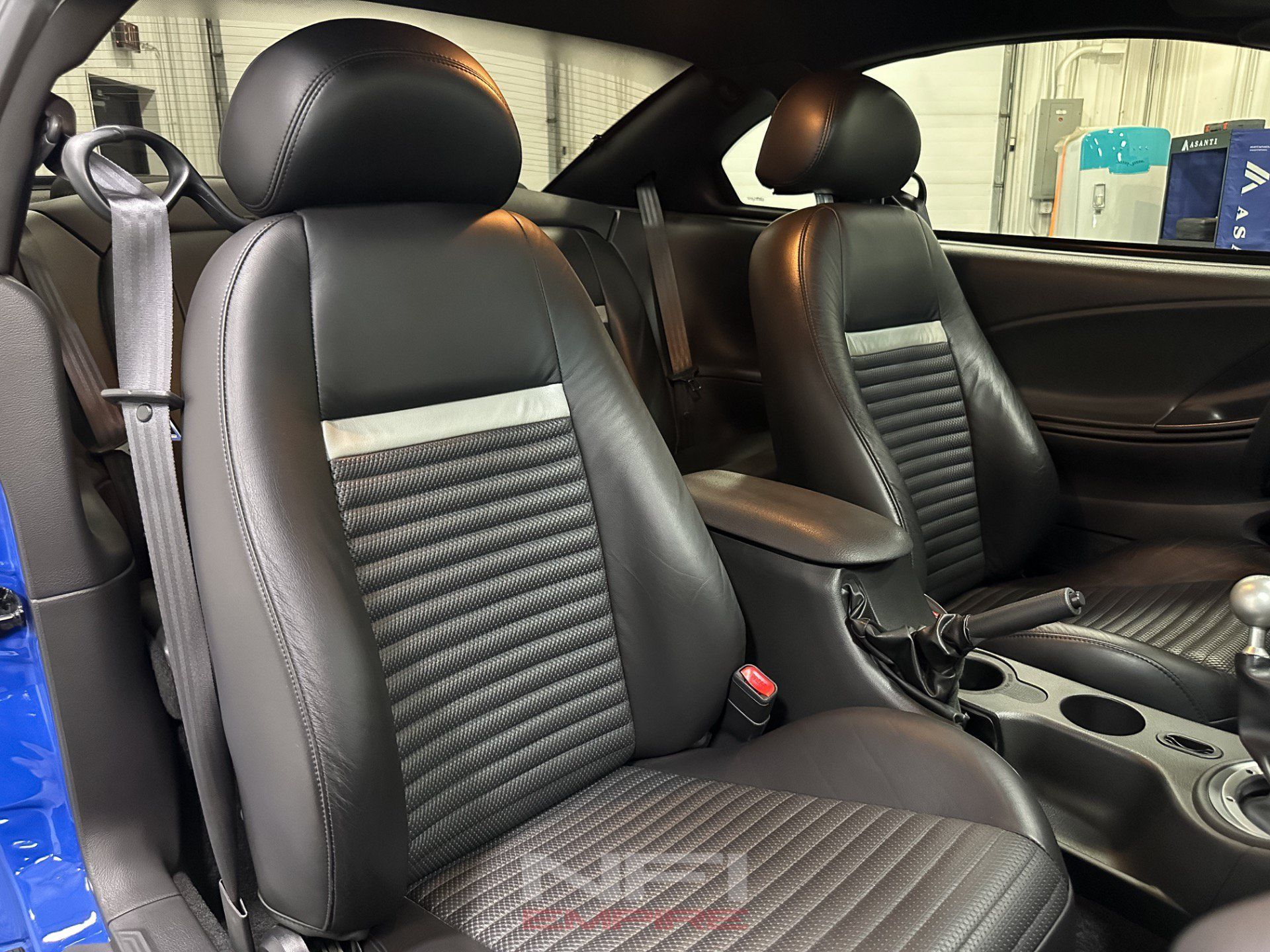 Used 2004 Ford Mustang Mach 1 RWD image 34