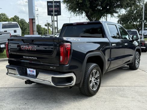 Used 2025 GMC Sierra 1500 SLT AWD/4WD image 5