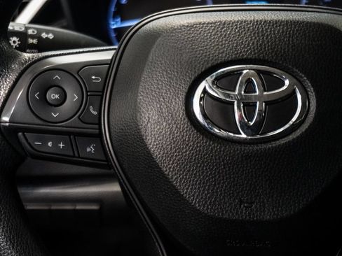 Used 2025 Toyota Corolla LE FWD image 14