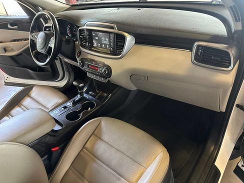 Used 2020 Kia Sorento EX AWD/4WD image 34