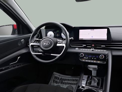 Used 2023 Hyundai Elantra SEL w/ Convenience Package FWD image 11