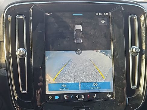 Used 2023 Volvo C40 P8 Recharge Ultimate image 8